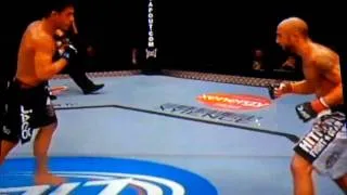 Draculino Cornering Rafael Dos Anjos