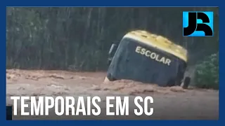 Temporais atingem diversos municípios de Santa Catarina e provocam estragos