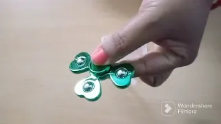 Small size Green Metal Spinner with 4 sides and balls