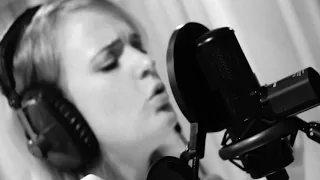 Elles Bailey - Same Flame (Unplugged)