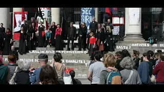 La rue des lilas, chantée devant le théâtre Graslin à Nantes, au 19ème jour d'occupation