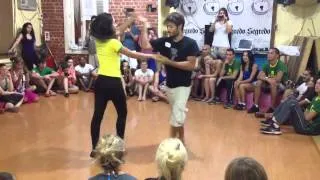 Pé Descalço - Cesar  e Juzinha - apresentação no Forró in Rio
