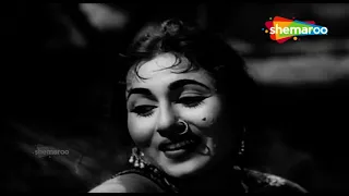 Chand Sa Mukhda Kyun Sharmaya - Insaan Jaag Utha (1959) - Madhubala - Sunil D - M. Rafi - Lata M