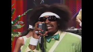 Outkast - Hey Ya (Live on Leno 2003) [HD]