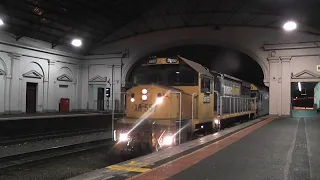 Sunday Fast 4 Trains - Ballarat Trains at Night - Pacific National Freights