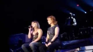 Kelly Clarkson and Reba Live In Reading PA 2008 The Greatest Man I Never Knew