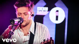 Niall Horan - Circles (Post Malone cover) in the Live Lounge