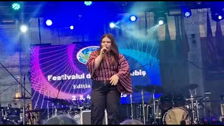 Ana Maria Moldovan- Stand Up (Festivalul de Muzica SEBIS)