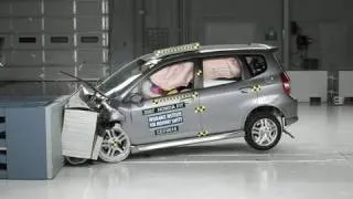 2007 Honda Fit moderate overlap IIHS crash test