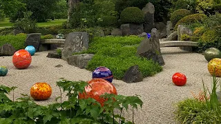 Beautiful Japanese Garden at Kew, London: Zen elements, dry stone (Karesansui)