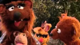 Sesame Street: Papa Bear's Hug