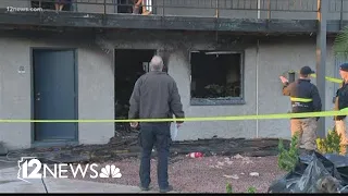 1 man dead after early-morning apartment fire in Phoenix