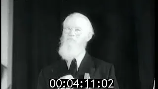 1955 год . 100 летнему ветерану Русско-турецкой 1877 г. войны вручили болгарский орден.