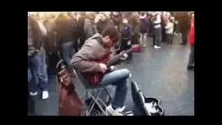 Marcello Calabrese plays Stairway To Heaven on the street