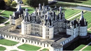 12 Most Amazing Chateaux in France
