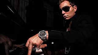 Scott Storch Playing Some Of His Classic Beats On The Piano