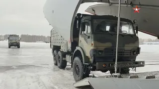 На аэродроме Чкаловский произошла загрузка автотехники для отправки в Казахстан