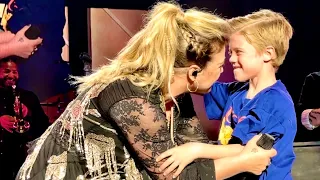 Kelly Clarkson - Whole Lotta Woman (with Son) live in Las Vegas, NV - 8/18/2023