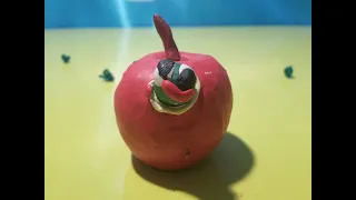 Caterpillar and apple / Гусеница и яблоко