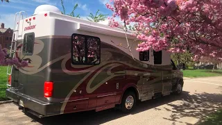 Chinook Summit 2700 2005 MY Motorhome Outside Inside Driving