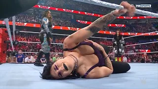 Nia Jax ataca a Rhea Ripley y Bayley - WWE RAW 29 de Enero 2024 Español