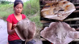 Wow Yummy  King stingray by grilling & Eating in forest + 4 More Solo Bushcraft Cooking and Eating