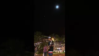 Street singer on Kalakaua Ave.