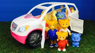 DANIEL TIGER Fisher Price SUV Toy Car Ride and Fairy Read Along Story Book!