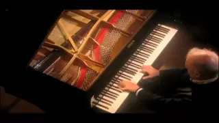 Barenboim on Beethoven "Pathetique" 3rd movement