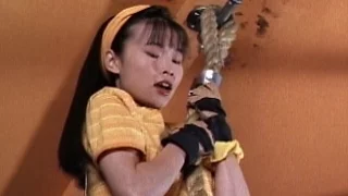 Trini (Yellow Ranger) faces her fear | E2 High Five | Mighty Morphin | Power Rangers Official