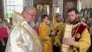 Архиерейское Богослужение в Петро-Павловском храме города Харцызска 11 июля 2019 года.