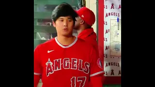 Shohei Ohtani talking to himself LMAO