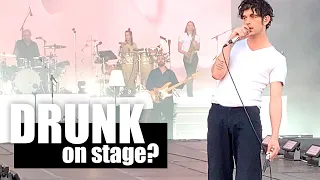 Matty Healy The1975 drunk on #lollapalooza stage during About You song