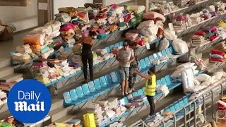 La Palma volcano: Residents collect donations for evacuees