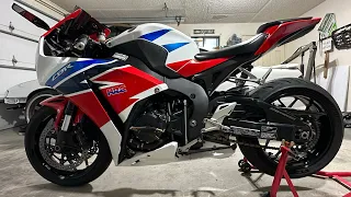 2015 Fireblade CBR1000RR cold start & idle with full yoshimura exhaust.