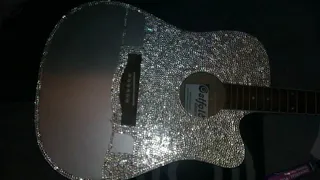 DIY Taylor Swift Sparkly Guitar