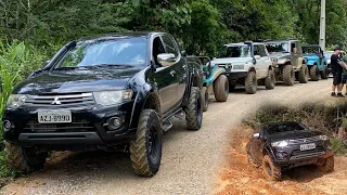 COLOQUEI AS RODAS DA TOYOTA BANDEIRANTE NA MINHA TRITON E FIZ TRILHA COM ELA.