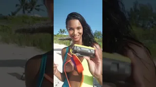 Lais Ribeiro throwing it back to the 90s with a Walkman #90s