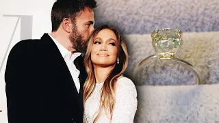 Jennifer Lopez Shows Off Green Diamond Engagement Ring