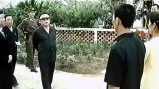 Товарищ Ким Чен Ир руководит работой на местах (2002 г.)