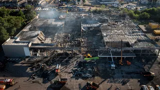 Mehrere Tote bei Raketenangriff auf Einkaufszentrum in Krementschuk