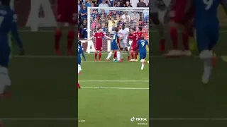 Lukaku bullies Henderson 💪💪😠