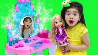 Suri Pretend Play DRESS UP w/ Kids Make Up Toys