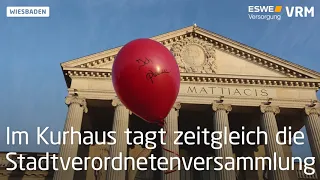 Mahnwache der Awo Wiesbaden vor dem Kurhaus