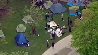 University of Chicago students start encampment to protest war in Middle East