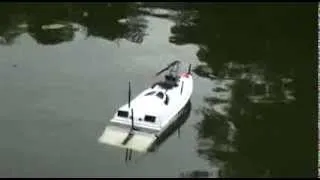 Рыбалка с радиоуправляемой лодки. Auto fishing boat.