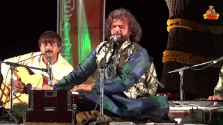 Rakho Mori Laaj Gareeb Nawaz by Hans Raj Hans Live