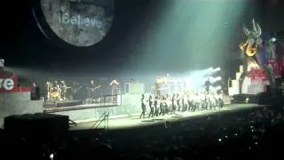 Roger Waters Another Brick in the Wall, Pt. 2 10 24 2010 Palace of Auburn Hills.mp4