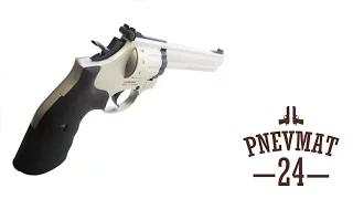 Пневматический револьвер Umarex Smith & Wesson 686 6"