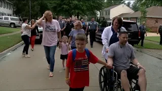 As Missouri Officer Battles Cancer, Fellow Police Gather to Escort 5-Year-Old to First Day of School